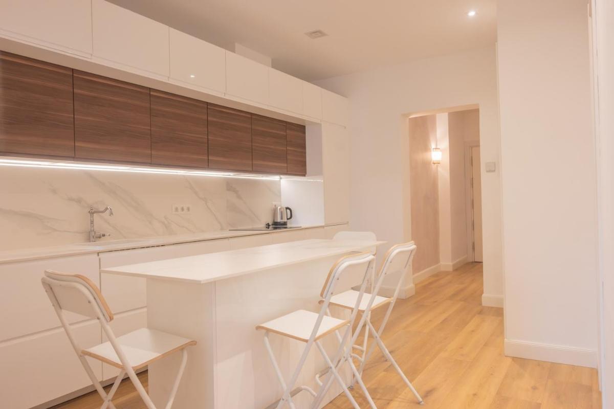 Temporary In The Retiro Temporal Ibi385a Appartement Madrid
